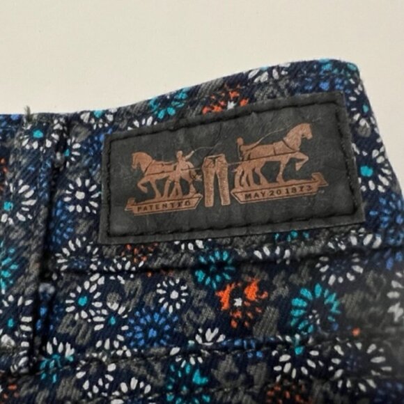 Levi's Gray Floral Cut-Off Shorts Mid-Rise Stretch Denim - Picture 7 of 9